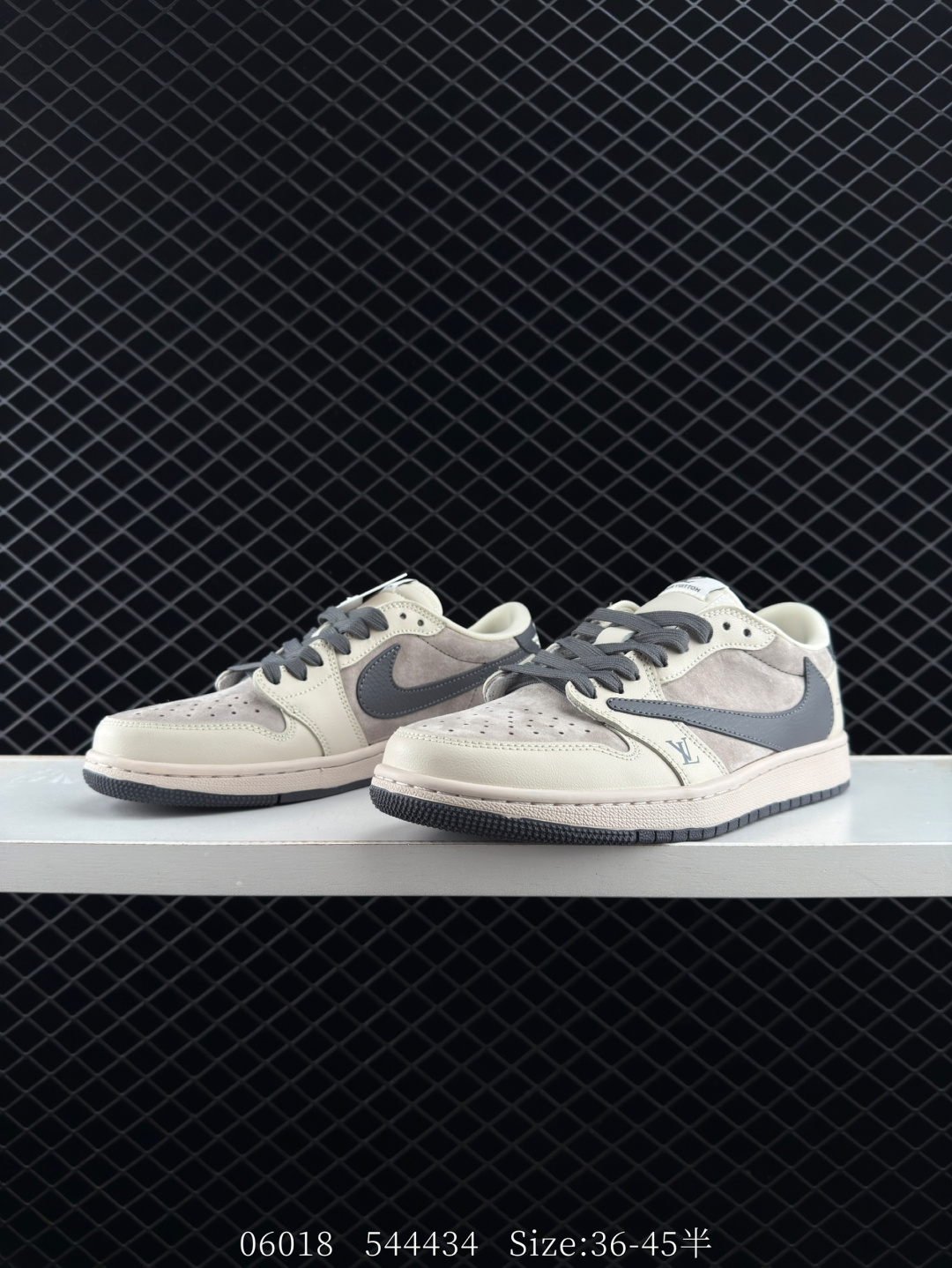 Travis Scott x Air Jordan 1 ” Reverse Mocha “